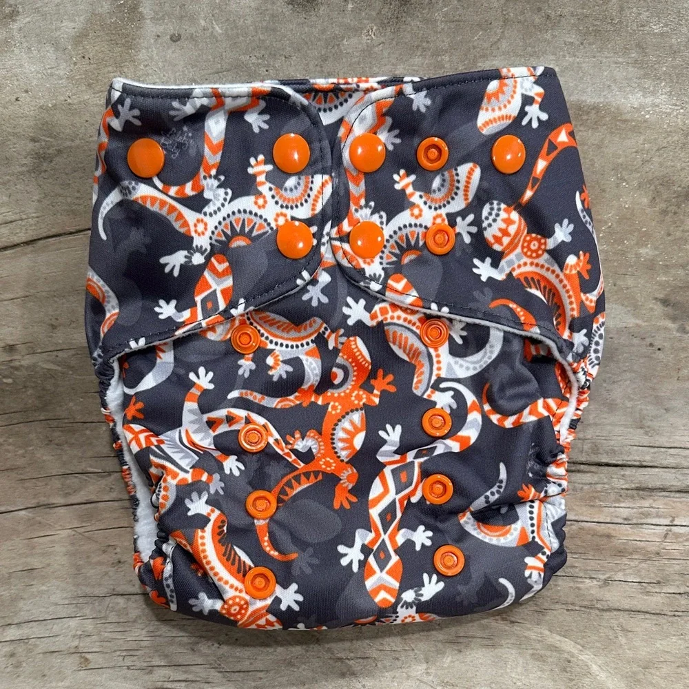 NEW w/tag Lalabye Baby Gecko Print Reusable Cloth Diaper